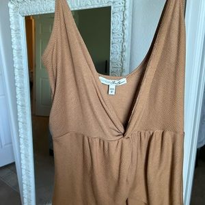 Express crop top, NEW